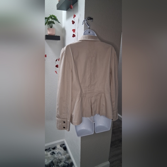 Evelyn Women's Beige Jacket - Picture 15 of 16